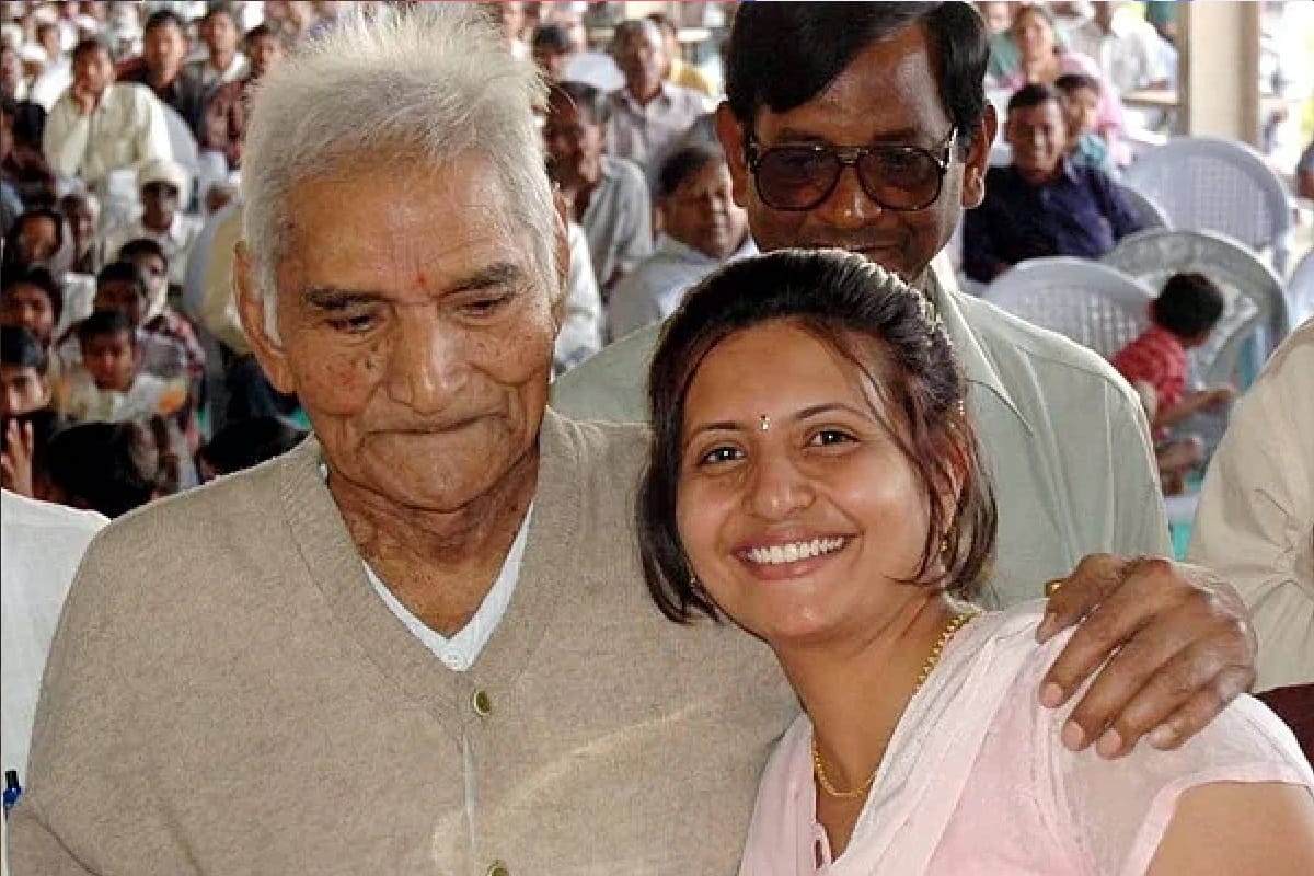 Baba Amte grand daughter Dr Sheetal Amte dies by suicide in Anandwan