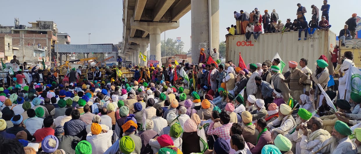Bahadurgarh-Delhi road closed, people upset due to jam