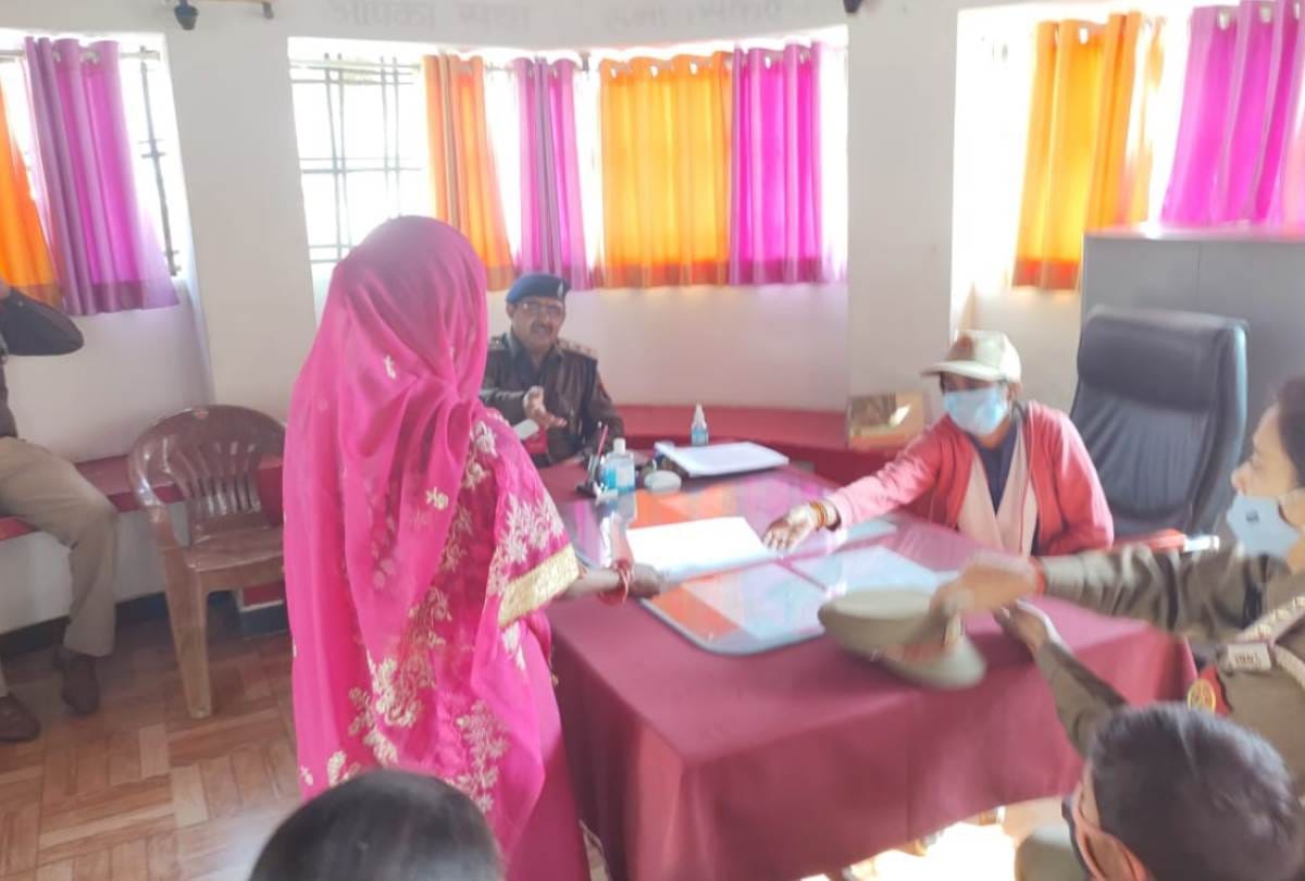10th class student aanchal became SHO In bahraich for one day