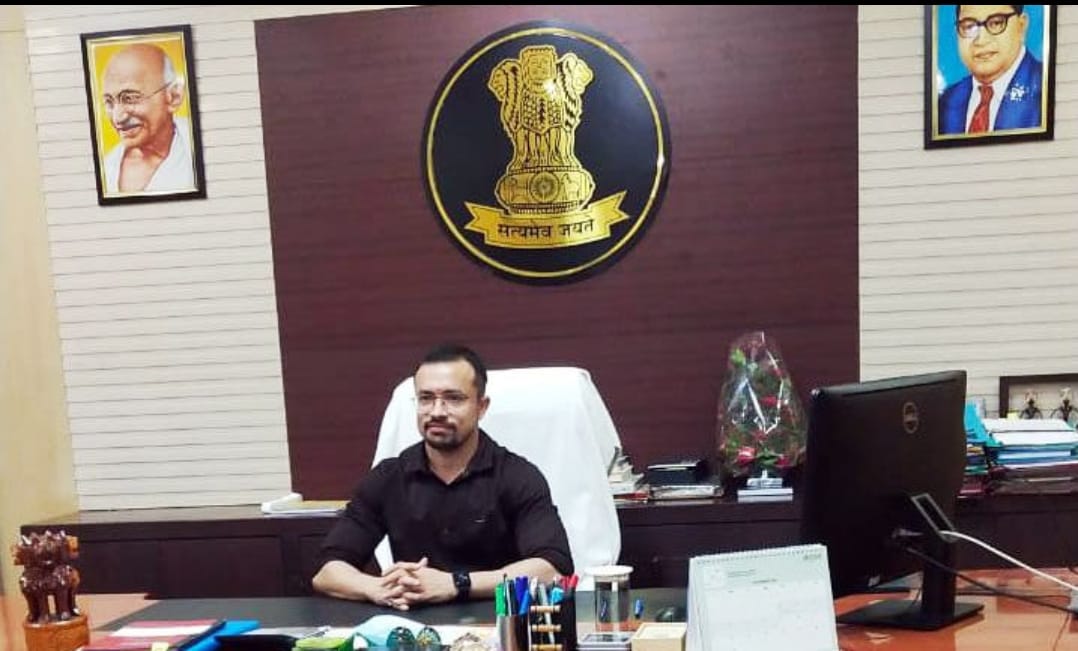 chhattisgarh sukma body builder district collector vinit nandanwar pictures went viral