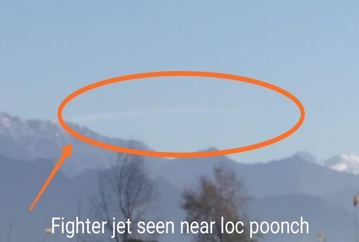 Pakistani Fighter Plane seen near LoC in Poonch Security forces alert