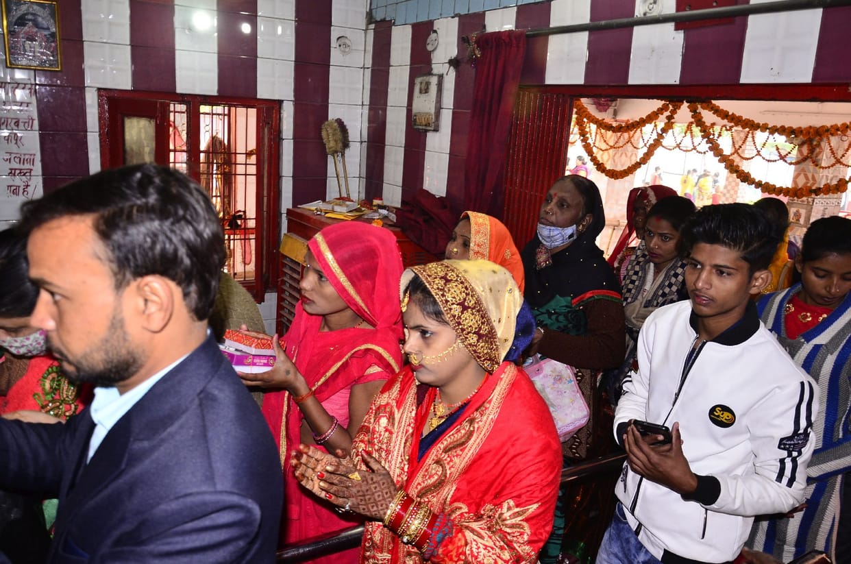 Devotees took the plunge of faith