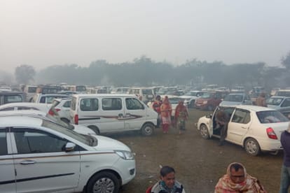 Karthik Purnima Snan 2020: Despite the police ban, thousands of devotees diped in ganga river