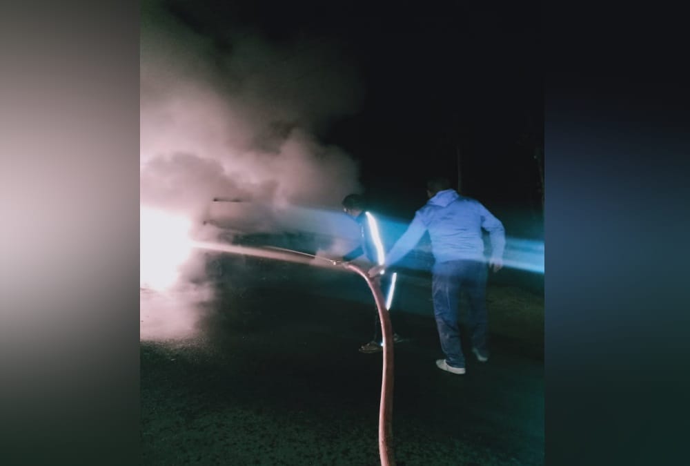 Dehradun Latest News: Haryana Tourist Car Caught Fire during Return From Mussoorie