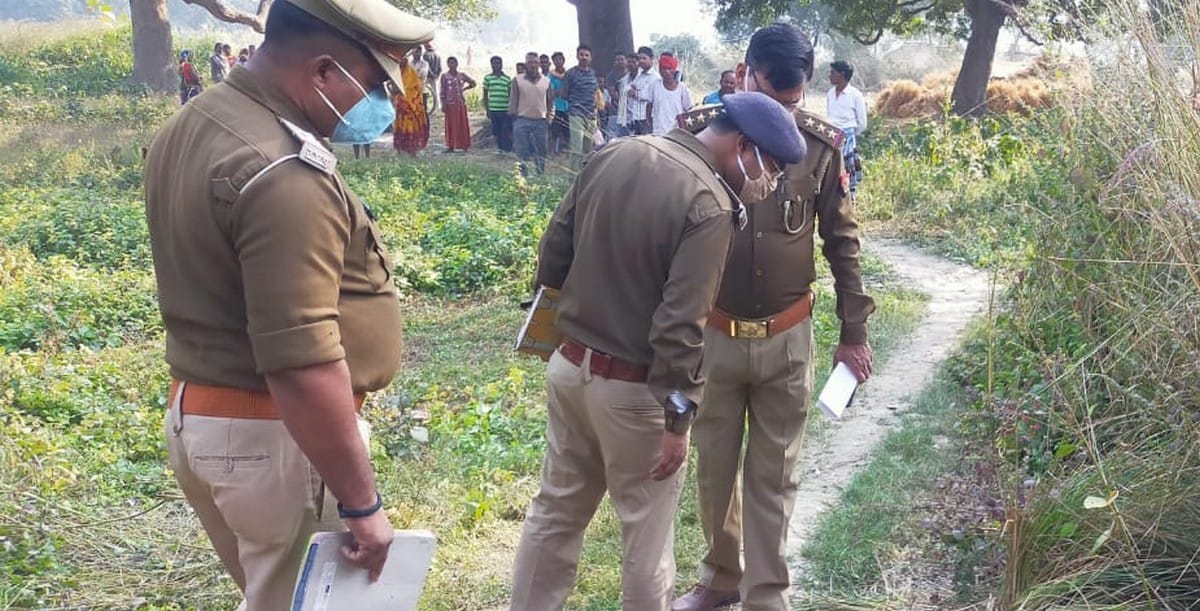 Dead body found in a roadside dead body for three days, fear of murder