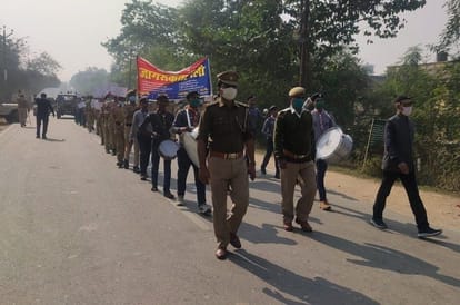 मेंहदावल बाईपास से यातायात जागरूकता की रैली निकाल कर समापन किया गया।