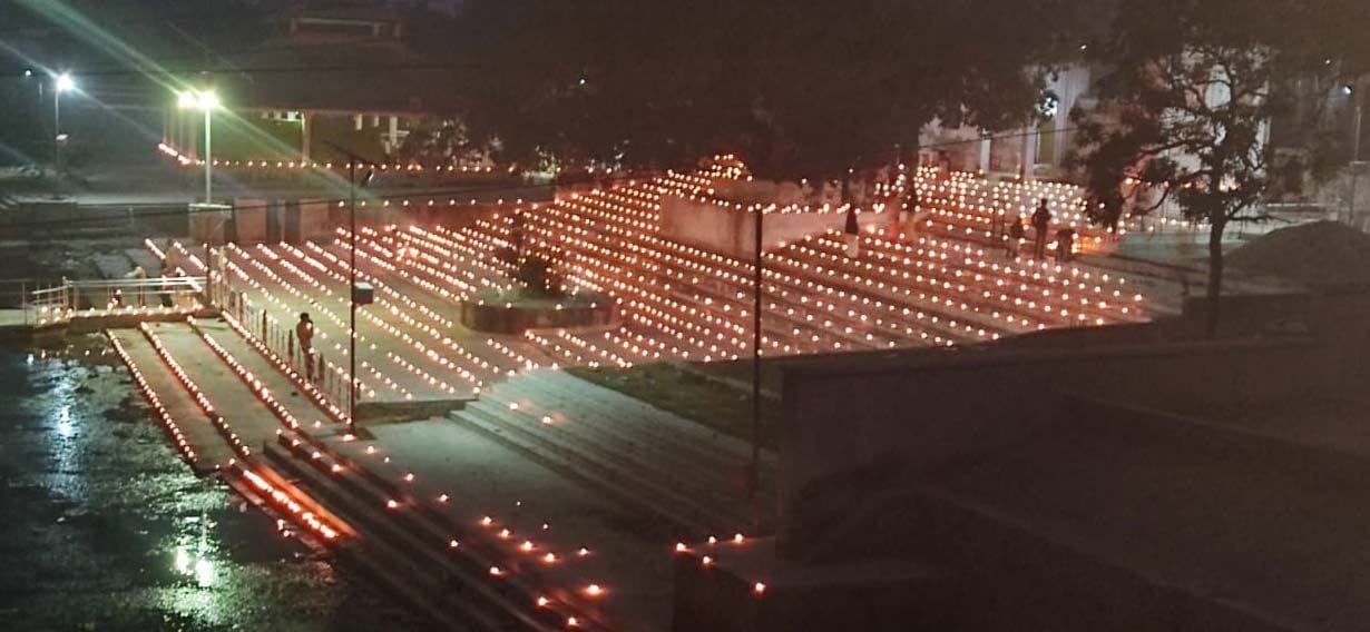 Makhauda Dham illuminated by 5100 lamps