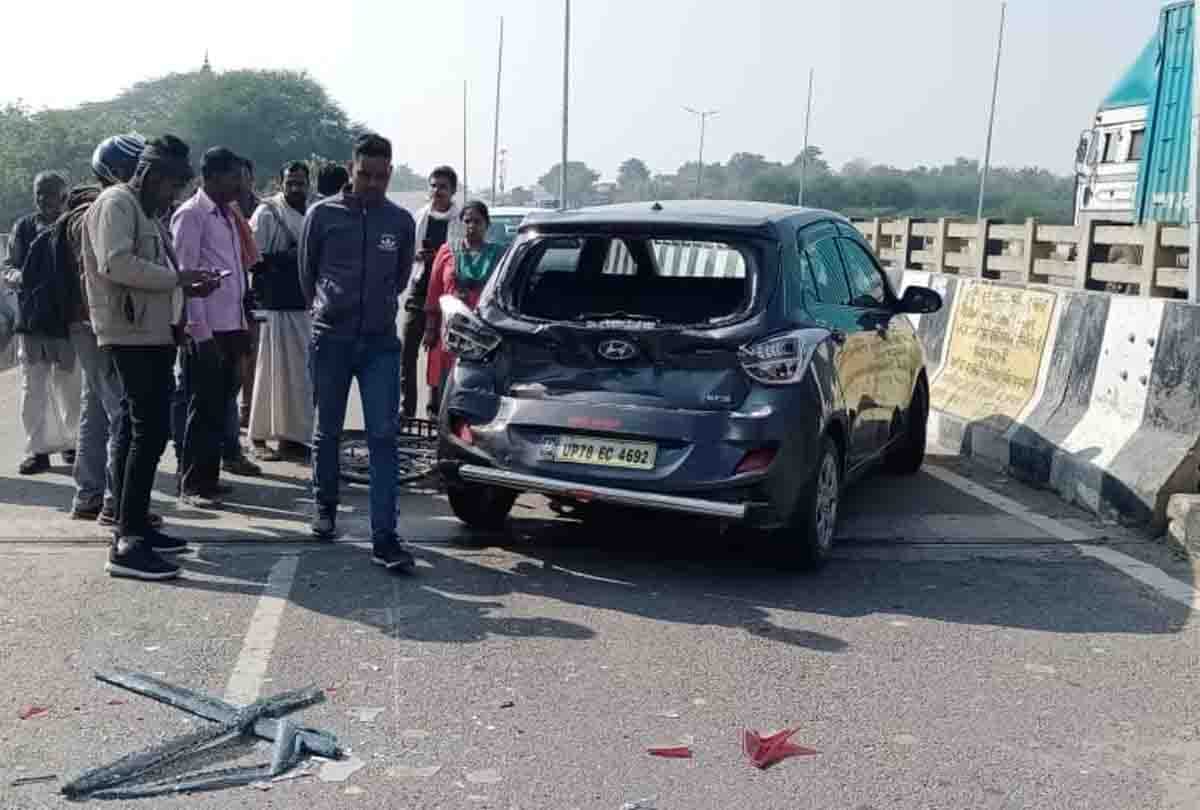 Kanpur countryside: Bus collided with car behind on Sengur river bridge