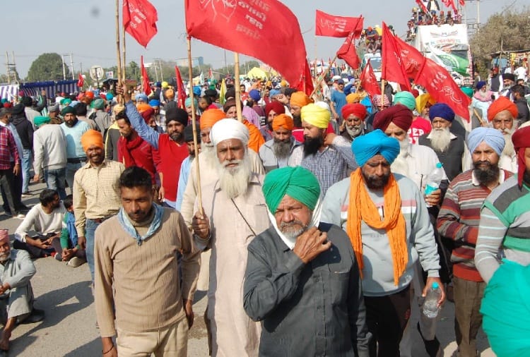 Suspense on Meeting between Farmers and Center Government