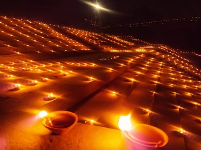 varanasi dev Deepawali 2021: Ganga Ghat will be illuminated by 15 lakh lamps and laser show five girls will perform Ganga Aarti