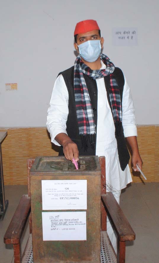 Early morning in Chitrakoot, voting was cold after noon