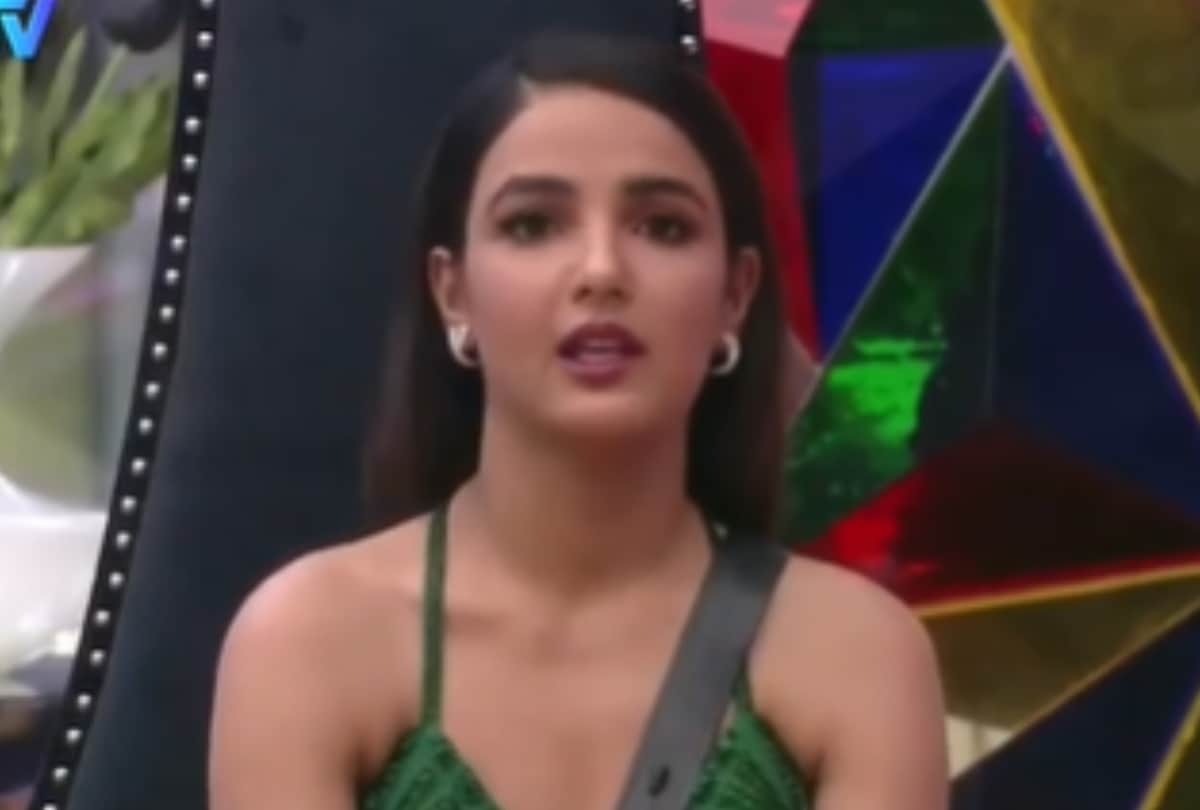 Bigg Boss 14 day 56 Jasmin bhasin reveals she attempted suicide and Eijaz reveals he was molested