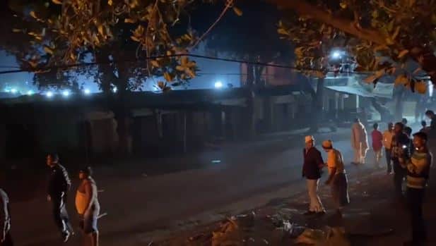Heavy fire during fireworks in Barat, 12 shops burnt to ashes, loss of more than 50 lakhs