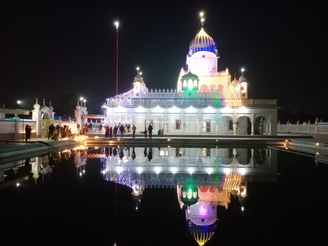 Guruparva: Gurdwara's adorned in Mohali .. Sangat did good wishes for everyone