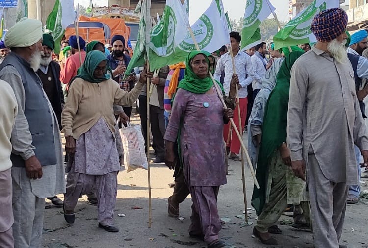 Farmer Protest Today Latest News : Relatives of Aged Farmers worried for their health