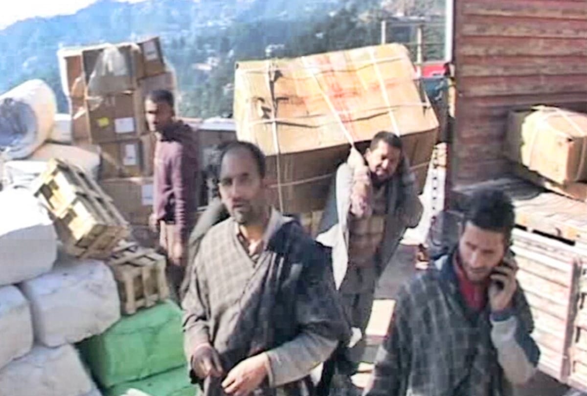 Coronavirus: thousands of Kashmiri laborers not returning to Himachal, hundreds of schemes affected