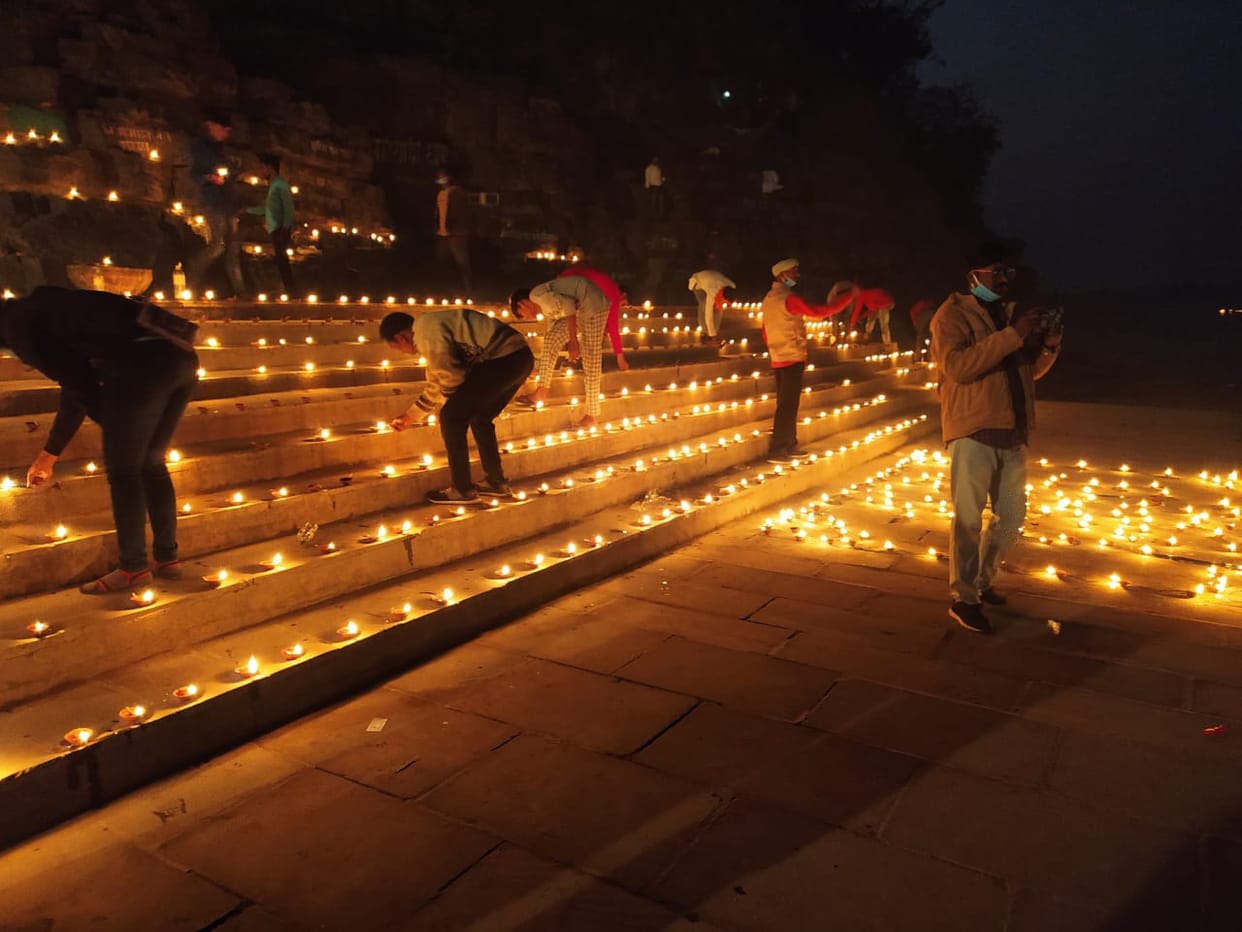 Gangaghat adorned with a lamp on Dev Deepawali