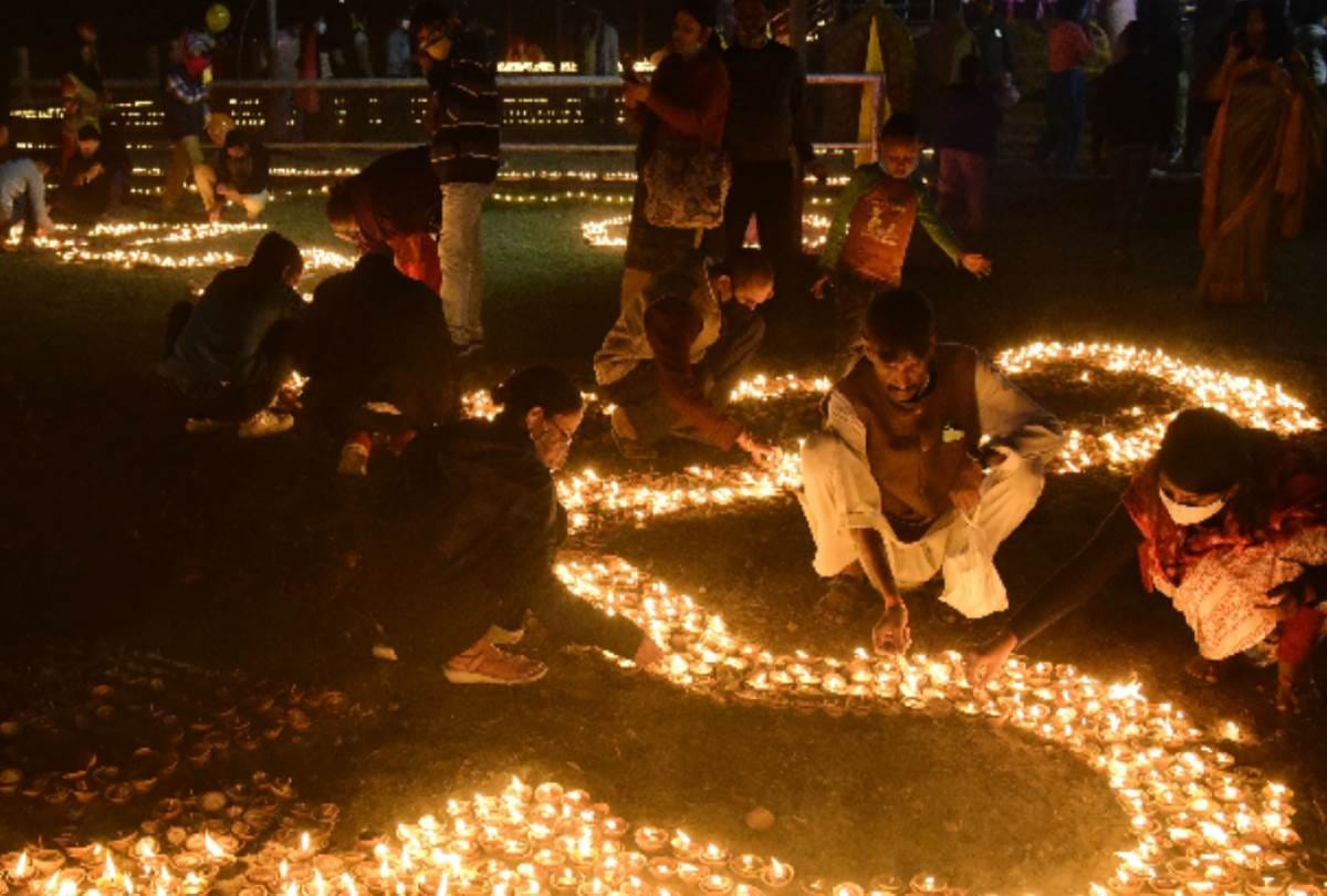 dev deepawali celebrated at mankameshwar ghat in lucknow, see pictures