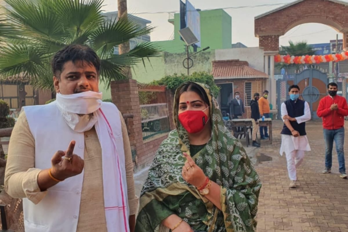 UP MLC Election: sixty six for teachers, 43 percent voting for graduation  seats, Shamli district in Meerut-Saharanpur section ahead