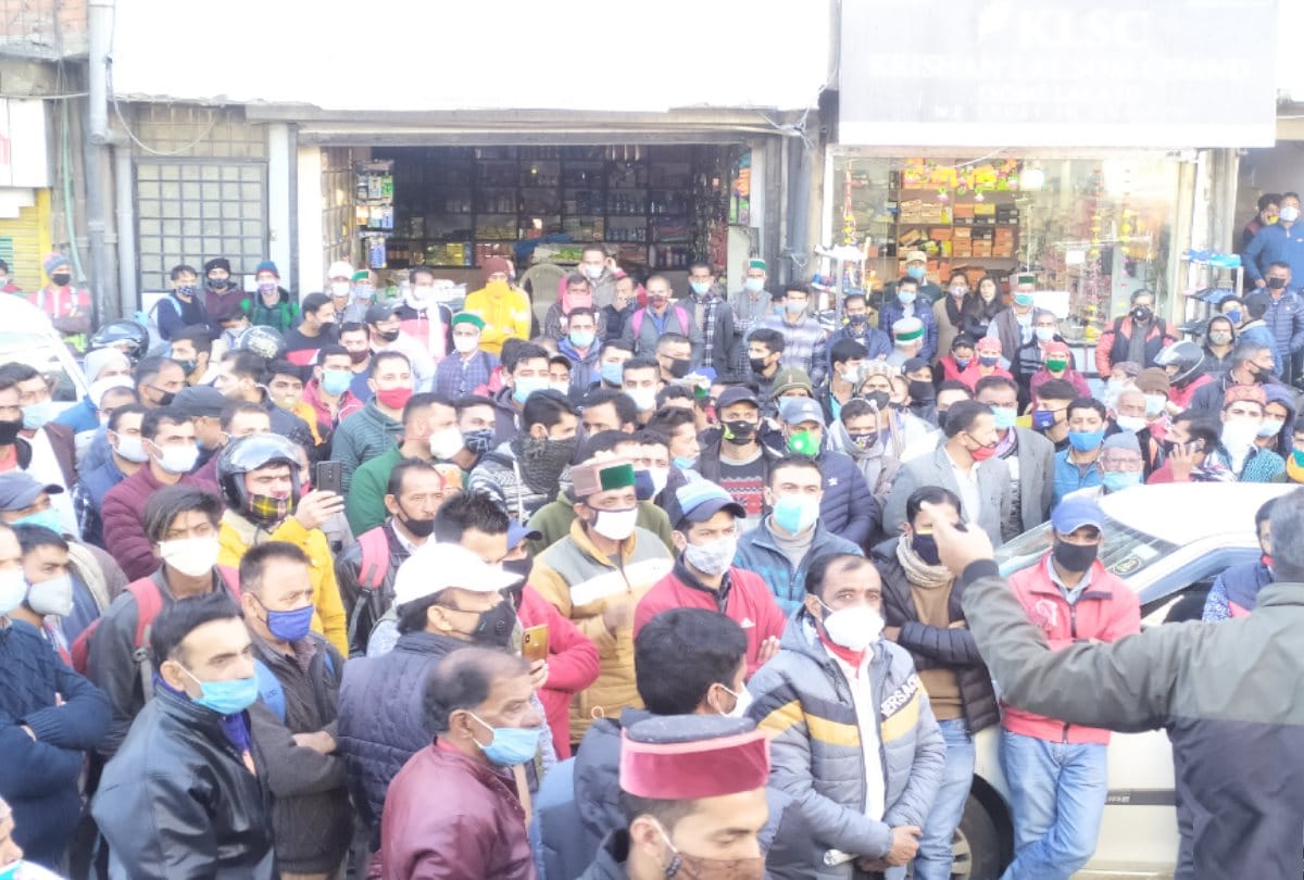 People protested on highway after young man beaten by police in theog shimla