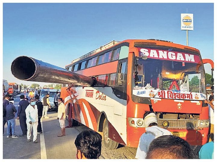 Jaipur Accident News: 100 foot pipe entered in moving bus in rajasthan jaipur ahmedabad  highway woman beheaded youth head cracked, both dead