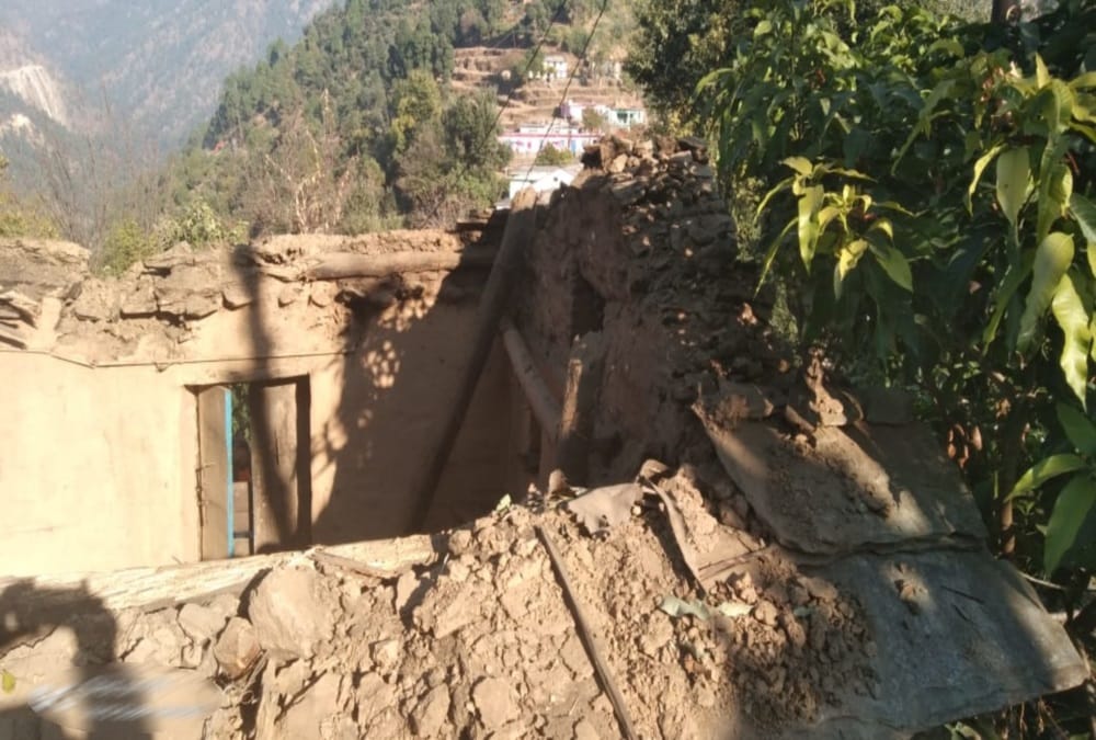 Uttarakhand Latest news: House Collapse in Narayanbagar Chamoli , Three Year Old Baby Girl Buried under Debris