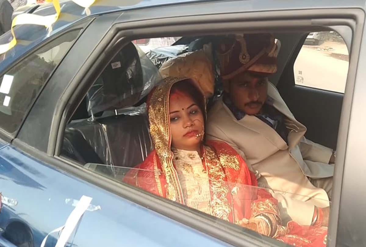 Father-in-law presented luxury car to daughter-in-law