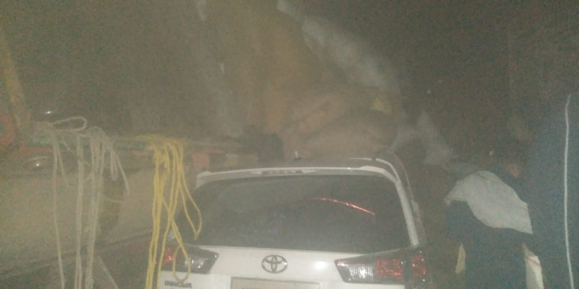 Truck overturned on Sonbhadra SP's car going to take over