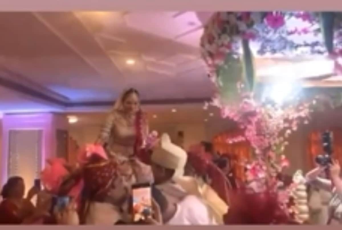 Aditya Narayan Shweta Agarwal Wedding Inside Photos And Videos