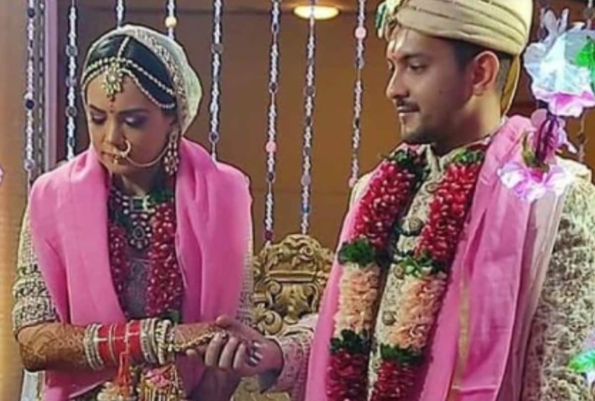 Aditya Narayan and Shweta Aggarwal funny video goes viral after wedding