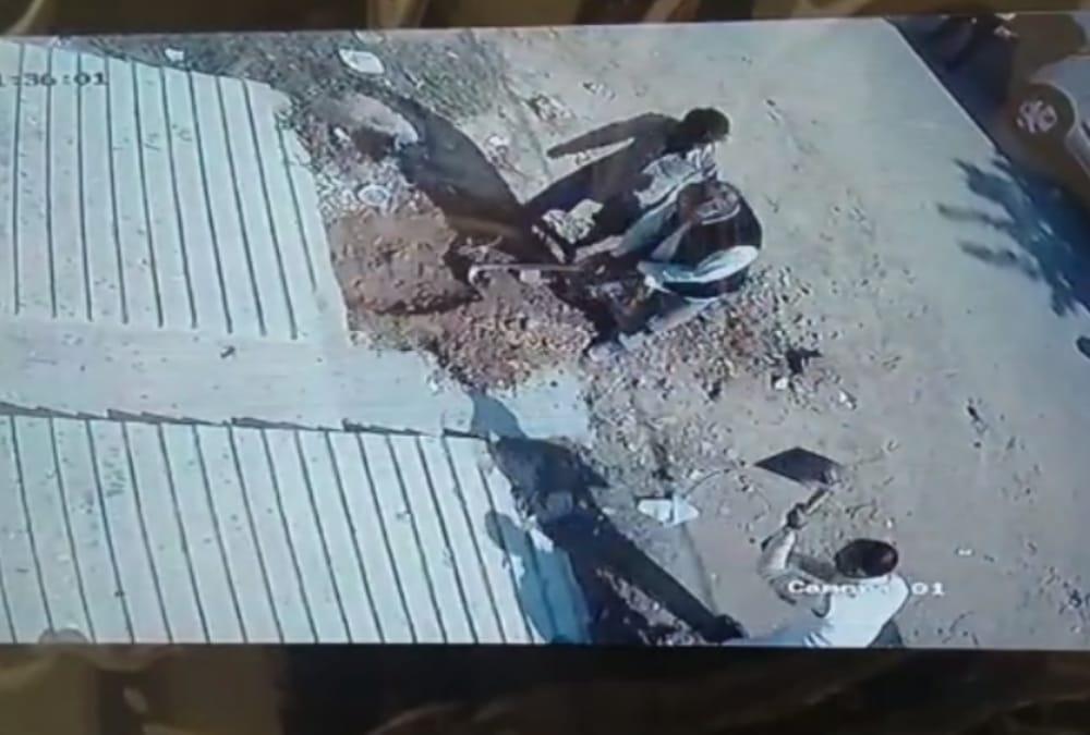 People did complain against IAS officer's father in Amethi.