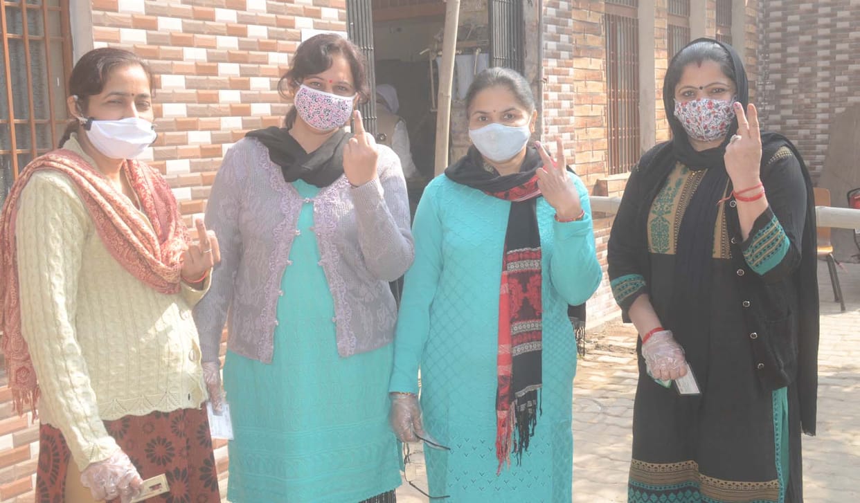 Graduates fell behind in backward sarora also in voting
