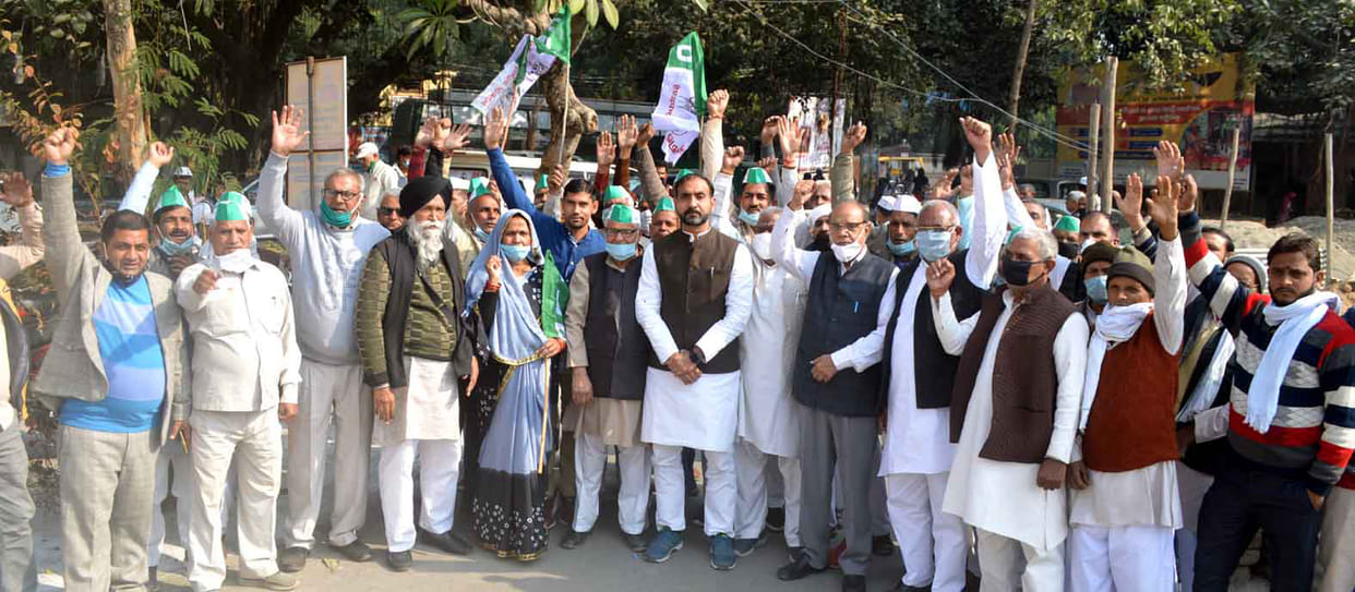 Today, a large number of farmers will travel to Delhi from the district...