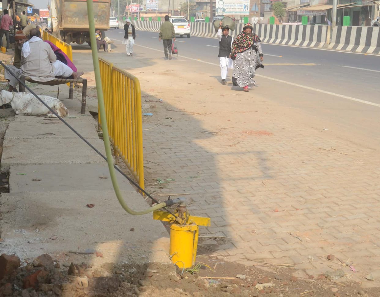 Submersible put on Delhi-Saharanpur highway in Gauripur