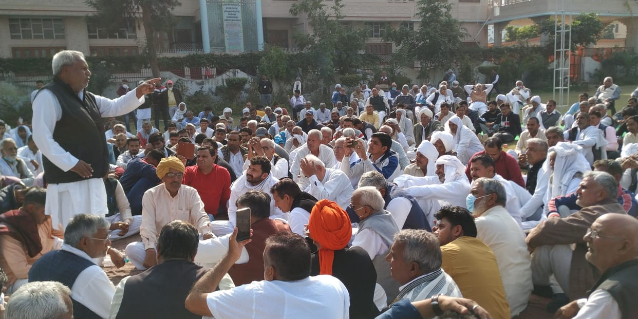 Khap panchayats will demand legislators to withdraw support from the government, will protest against giving