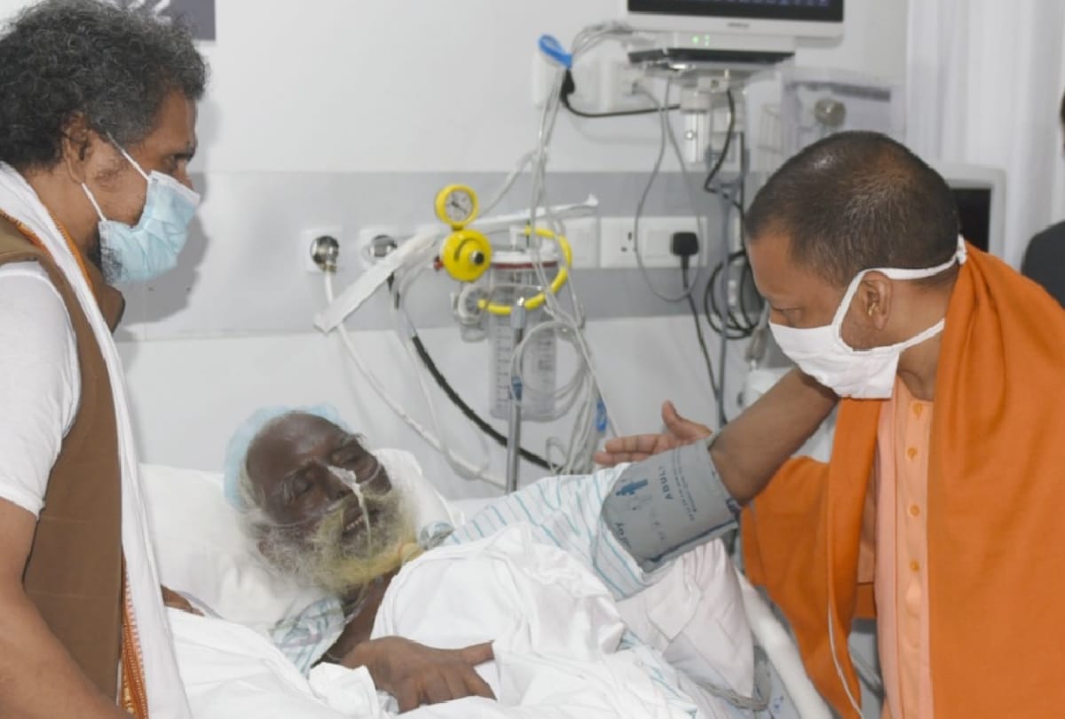 Chief Minister Yogi took charge of Mahant Nritya Gopal Das
