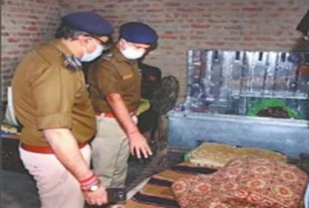 moradabad murder case Husband Jitendra complicate to police in story of robbery for 18 hours