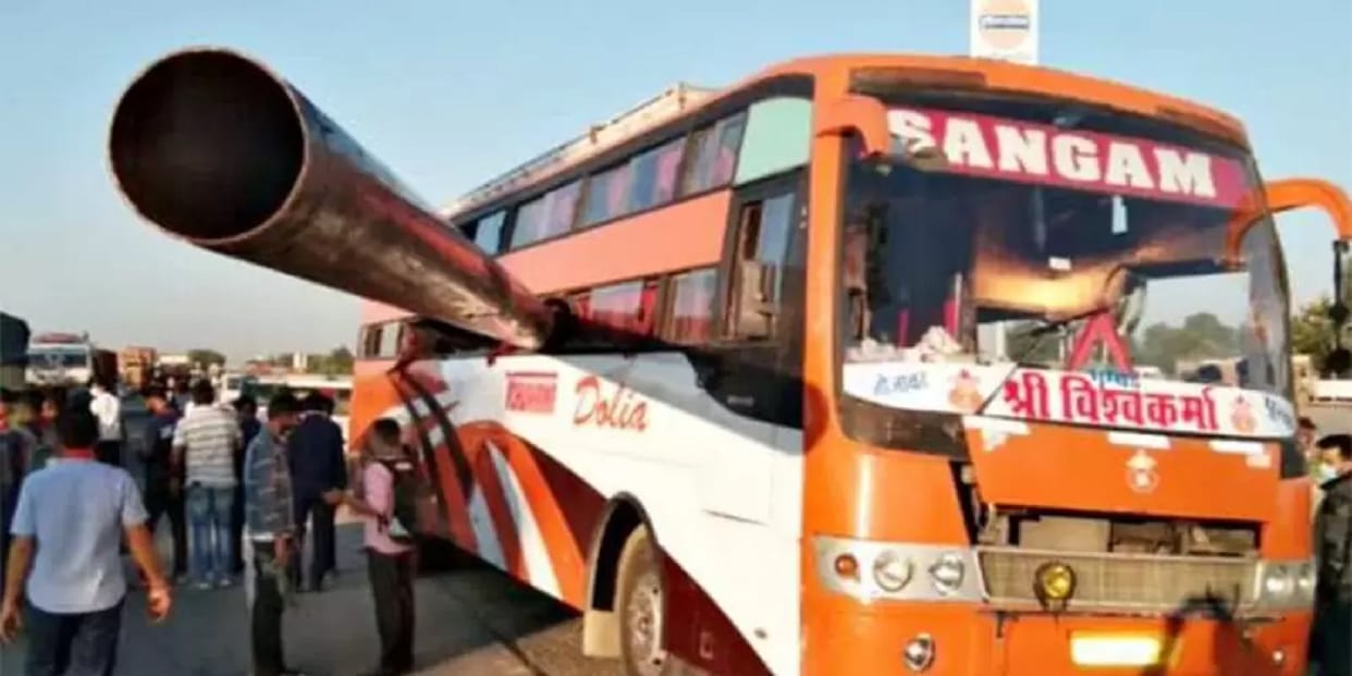 Rajasthan Pali sanderao Jaipur Ahmedabad national highway cctv footage how 100 feet long pipe across the moving bus