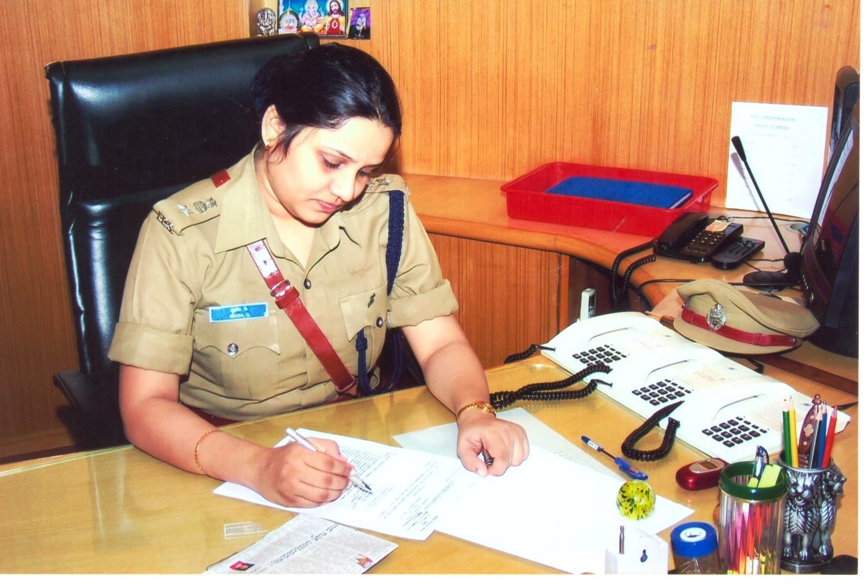 know These Five Best Officers Who Made Special Image In Public