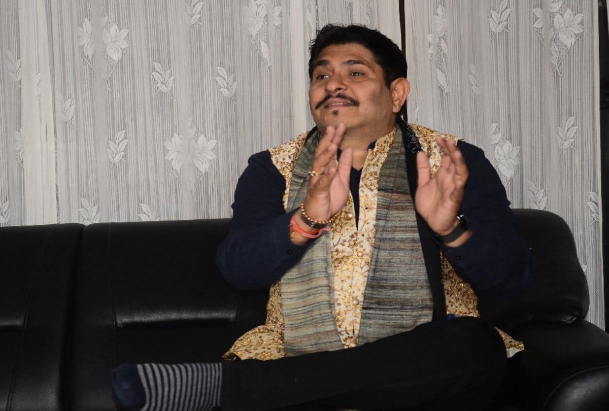 Social media addiction Deadly, digital fast is also necessary for mental peace: Jogi