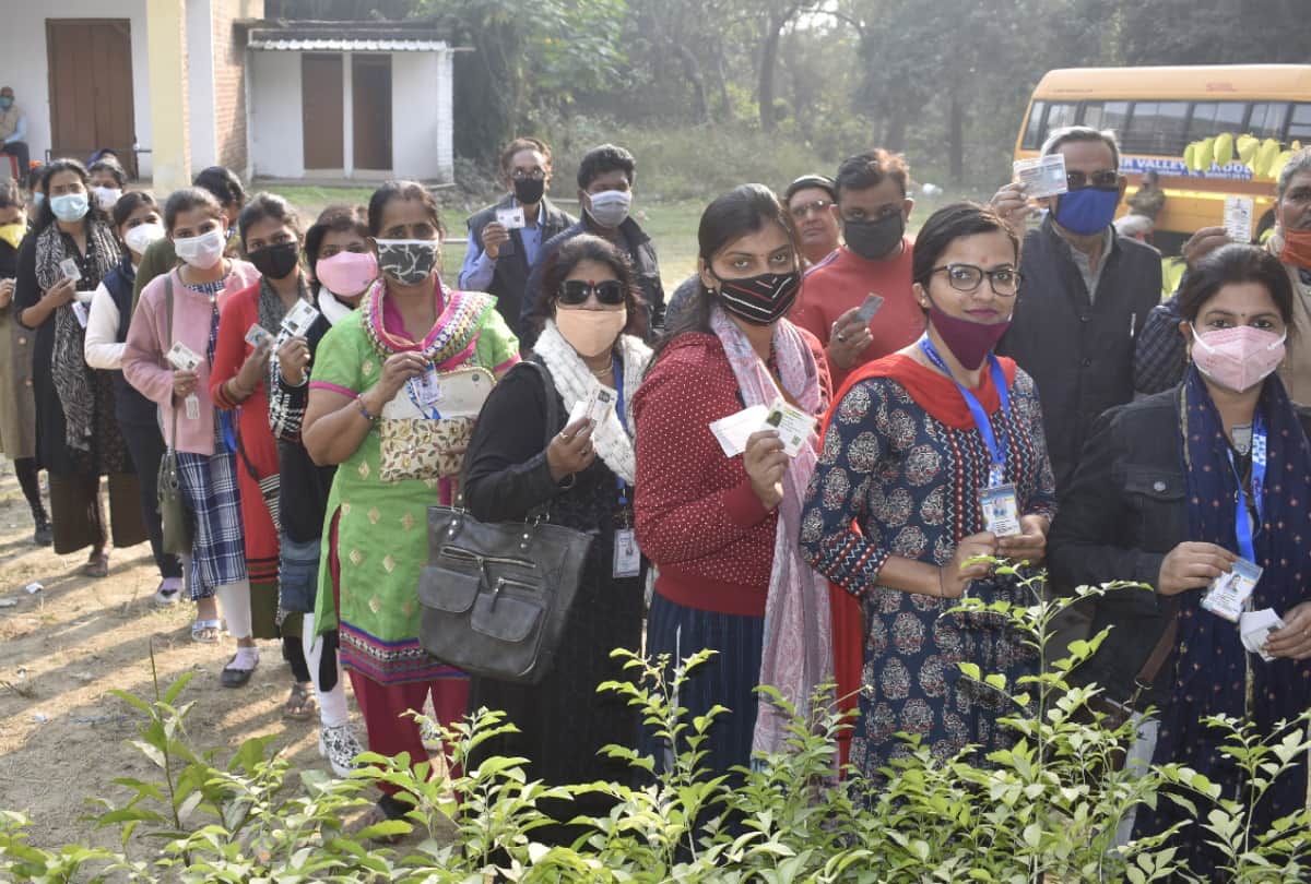 Gorakhpur fajabad teacher election voting done Broken record in uttar pradesh gorakhapur