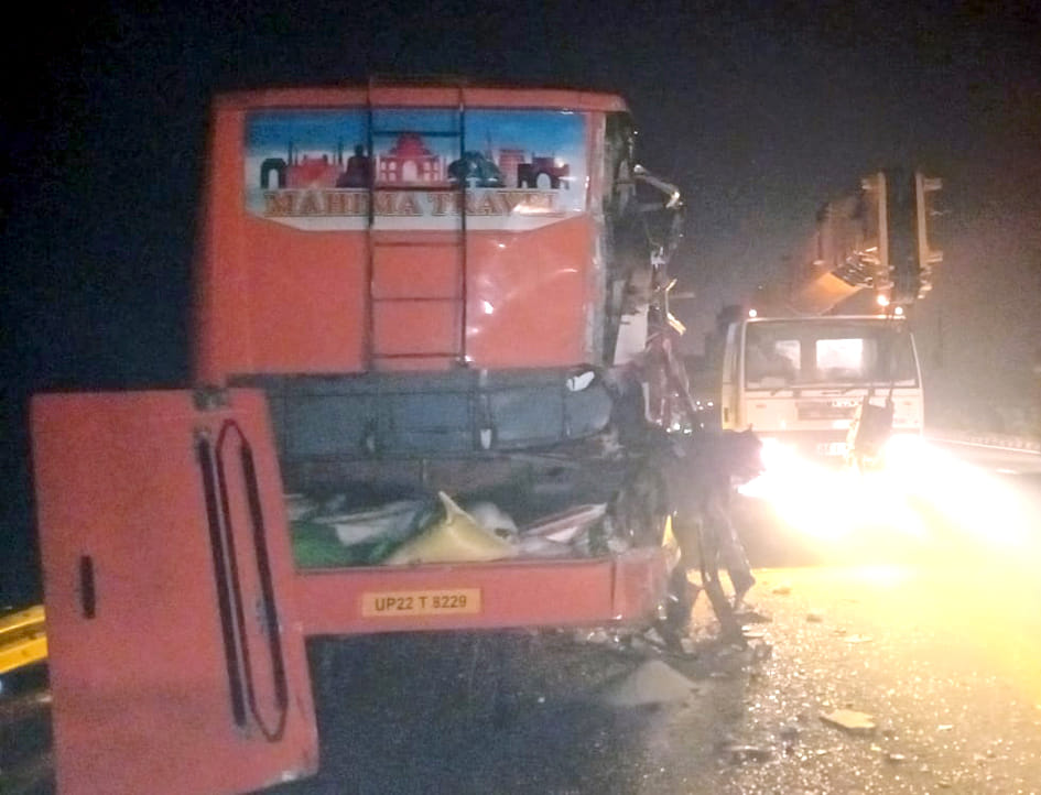 Truck collided with a standing sleeper bus, two injured