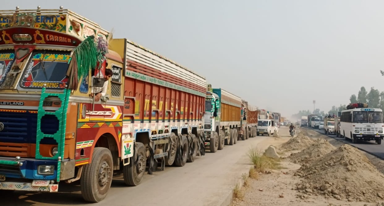 Kanpur-Prayagraj highway, a 15-kilometer long jam, was seven hours.