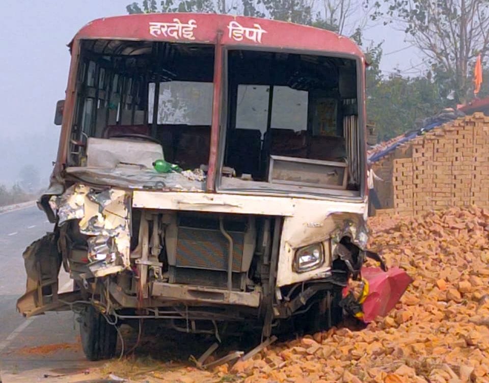 Truck pickup laden with wheat-filled sacks overturns, two injured