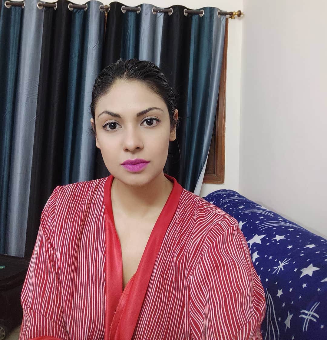 Leja Leja Re model Nina Sarkar goes bald to donate beautiful long locks streams on Instagram