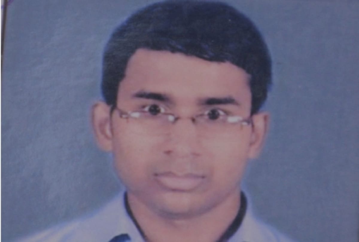 Prayagraj doctor found dead in a suspected way tablets found from kitchen 