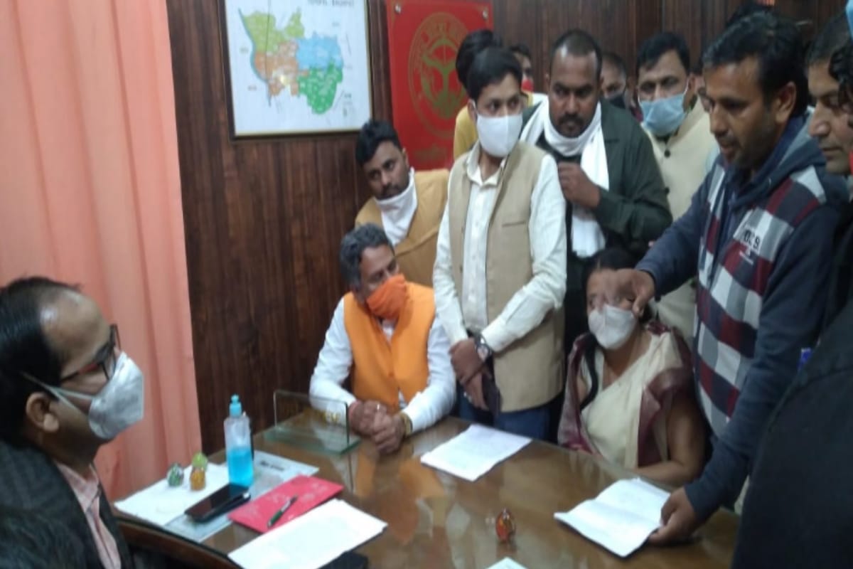 Baghpat: BJP leader beaten by Lekhpa for making caste certificate