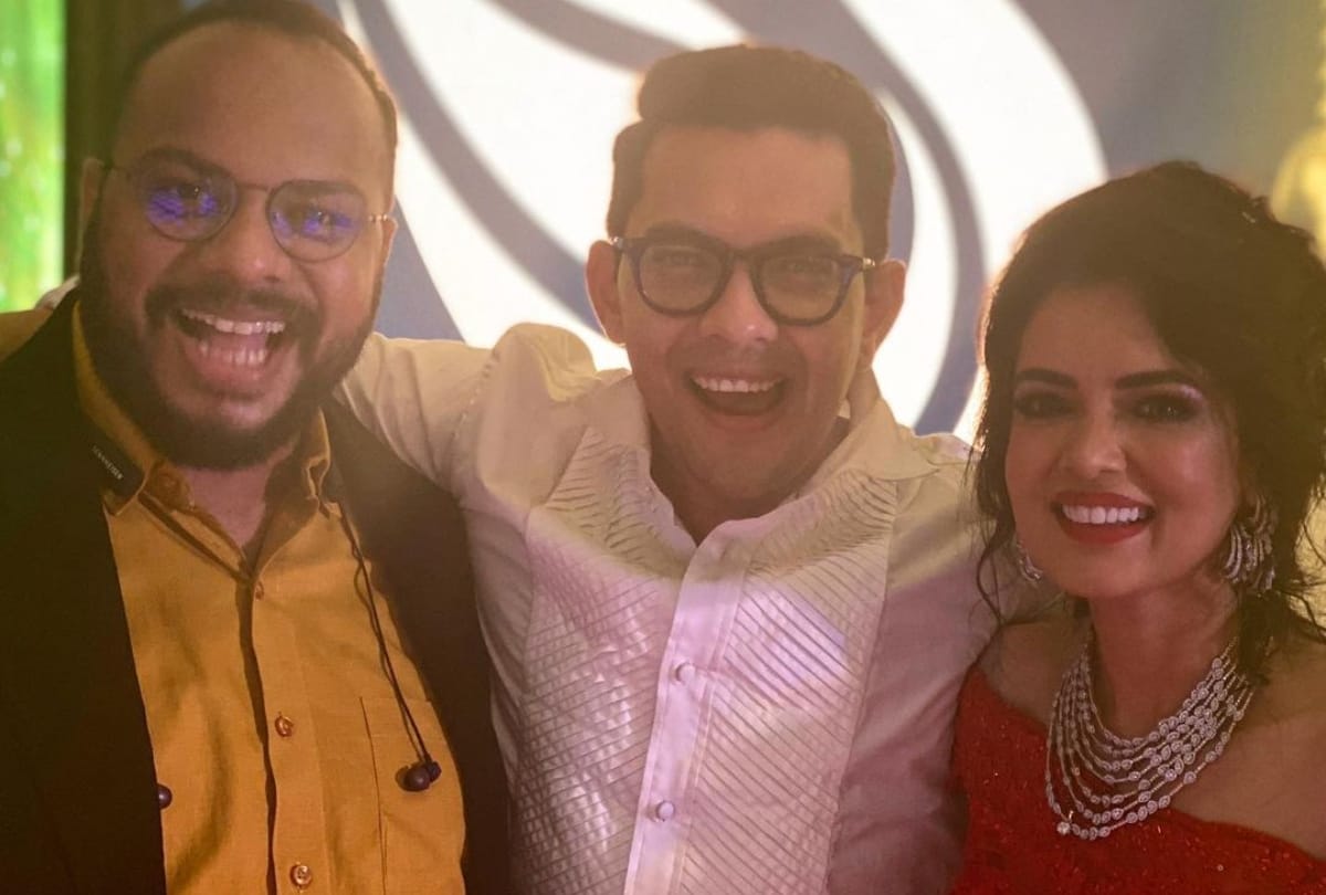 aditya narayan shweta aggarwal wedding reception bridal look awe in red gown