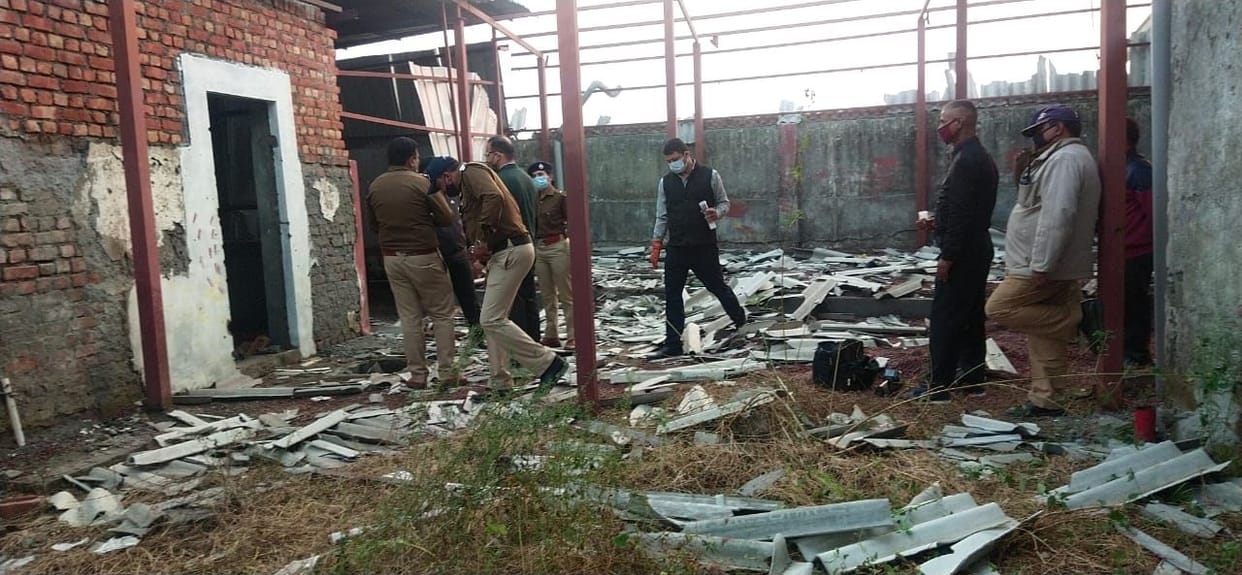 Explosion in sealed firecracker factory, LIU soldier injured