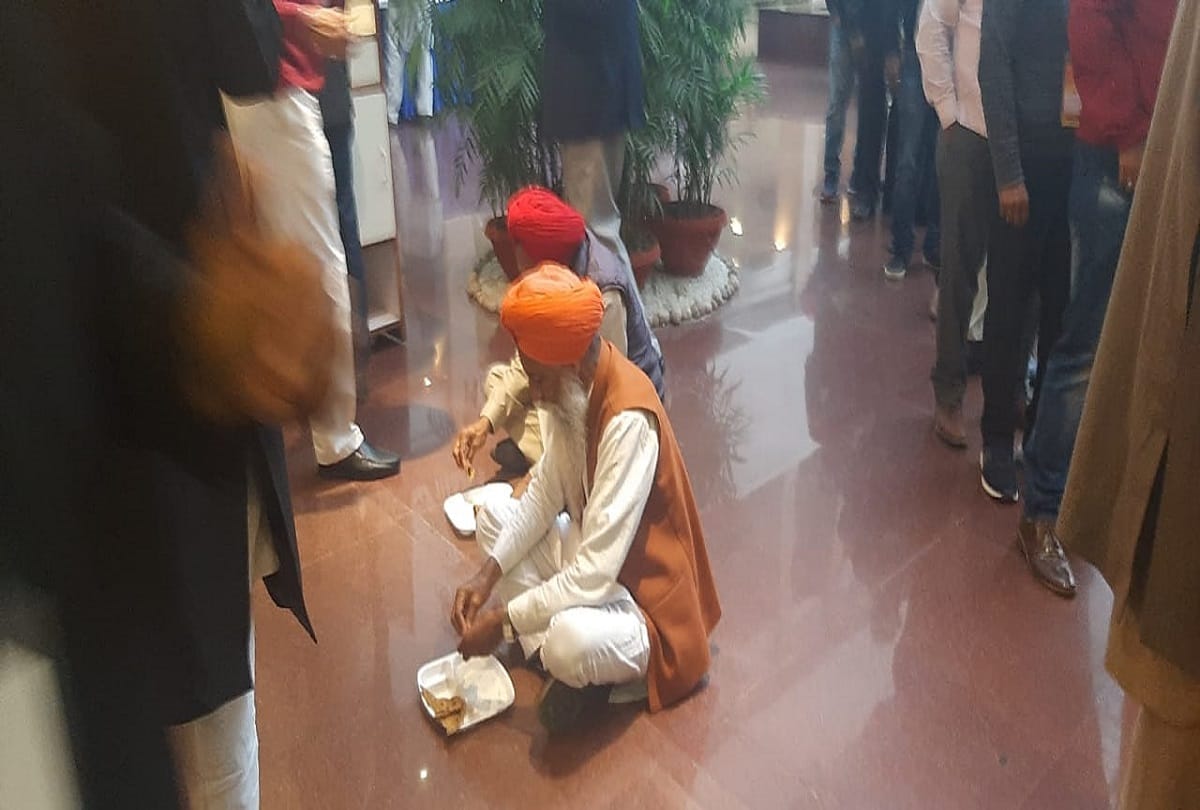 farmer refuse to have lunch provided by government at vigyan bhawan